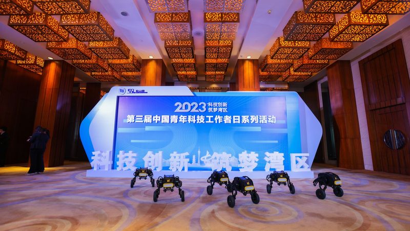 智慧解决方案：企业数字化转型背后的技术力量